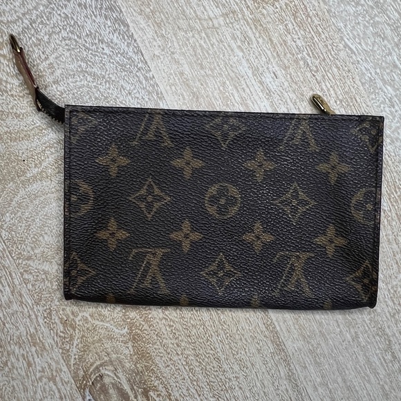 💌SOLD❤️LOUIS VUITTON❤️Monogram Poche Toilette Cosmetic Bag Toiletry Pouch - Picture 2 of 12